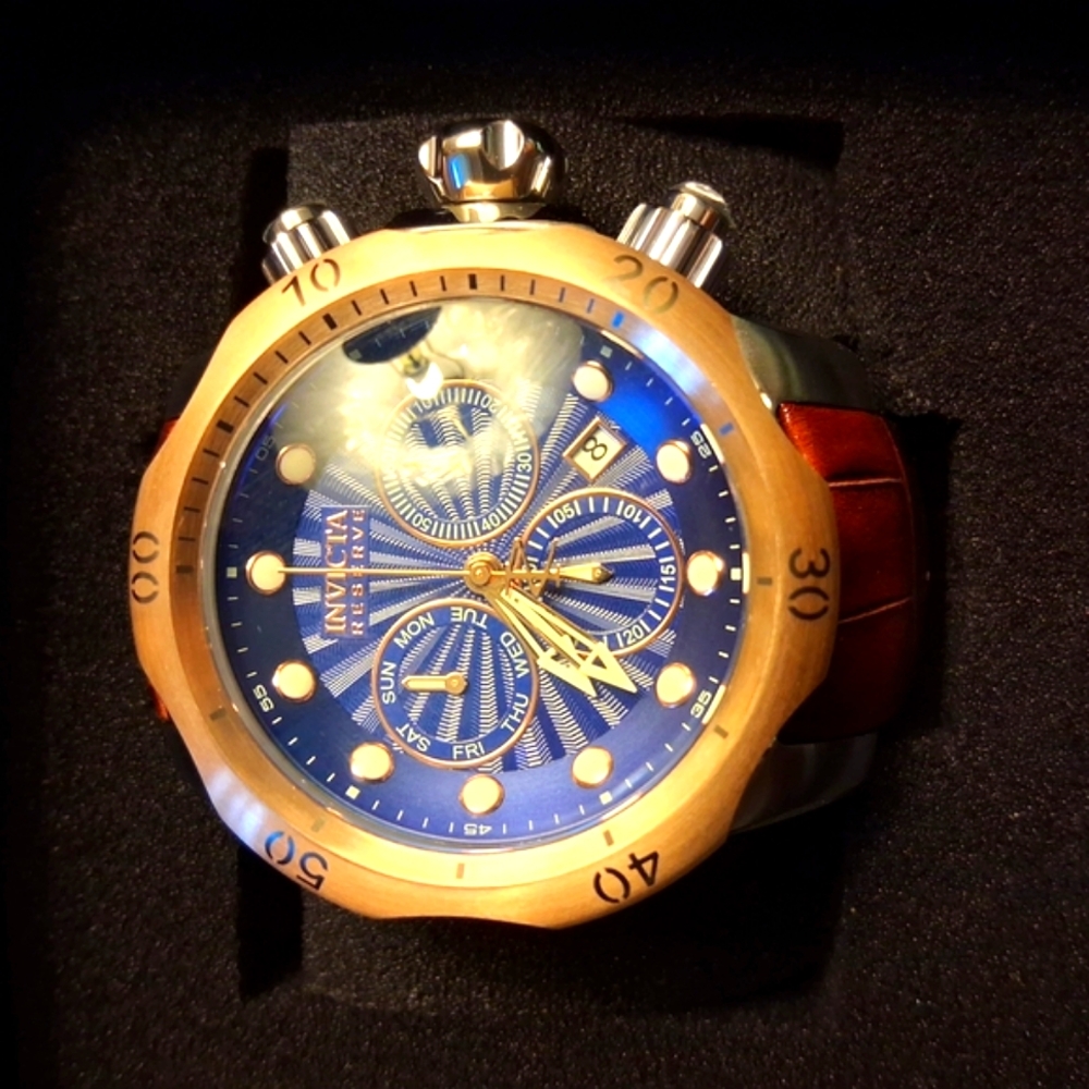 New Invicta Elegant Reserve Venom Chronograph Watch - Picture 4 of 9